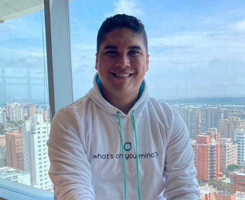 GraduadosCUC's tweet photo. Nos llena de orgullo contar con profesionales excepcionales como Jaime Andrés Barrios, graduado del programa Ingeniería de Sistemas. Actualmente se desempeña como CEO de Develop App, impactando significativamente el sector...

Ver más➡️https://t.co/F1YRrFuqkR https://t.co/4iKK6sLwgV