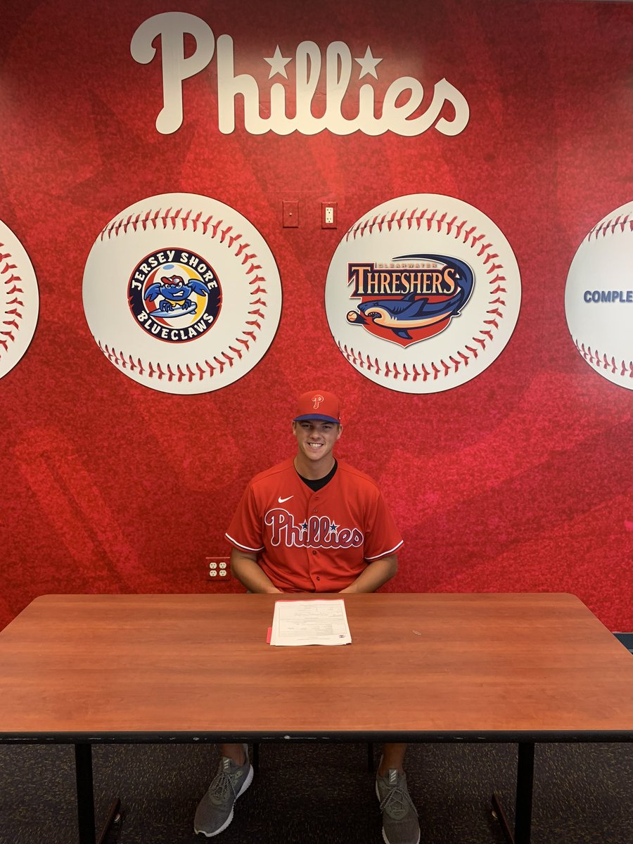 It’s official ✍️

 <a href="/IchabodBSB/">Washburn Baseball</a> ➡️ <a href="/Phillies/">Philadelphia Phillies</a> 

#ProBods #GoBods