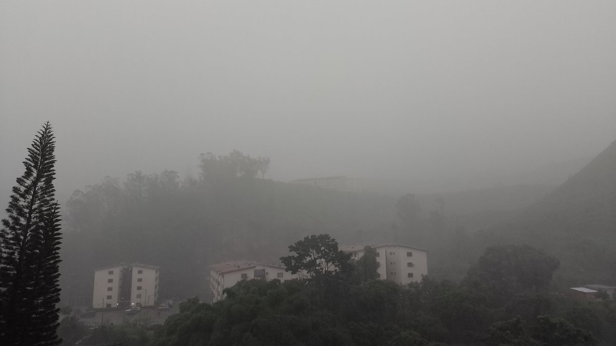 farcjr's tweet photo. @Meteovargas Lluvia fuerte en Los Teques Edo Miranda 6:45 p.m https://t.co/GoOm9Lloa3