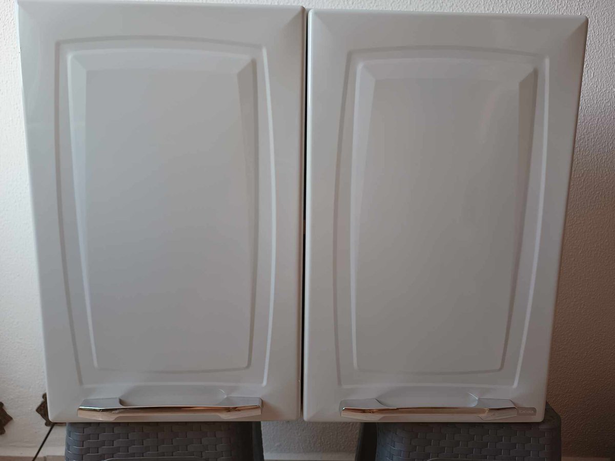 VozdoEngenho's tweet photo. Voz dá voz:
"Poderia publicar por favor?  Estou vendendo um armário aéreo de metal com 2 portas na cor branca semi-novo (medidas: 70 × 55 cm). Valor: R$ 215,00. Estarei acompanhando os comentários. Obrigada." https://t.co/wfbZNhAGUZ