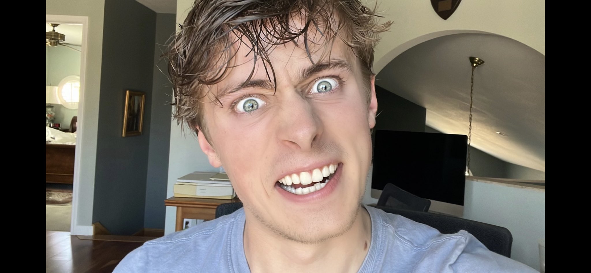 connor pugs on Twitter: "IM LIVE ON YOUTUBE WATCHING VIDEOS WITH YOU ...