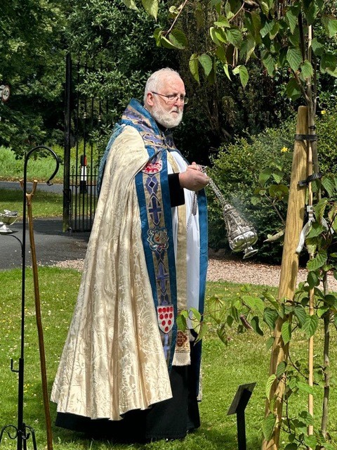 A Thanksgiving & Remembrance Service for the 180 members of the American Ligon Family & Kinsman Association who were visiting the UK. This was followed by a commemorative tree planting. St Leonard's Church & Beauchamp Almshouses were built by the English Lygon family in 1864