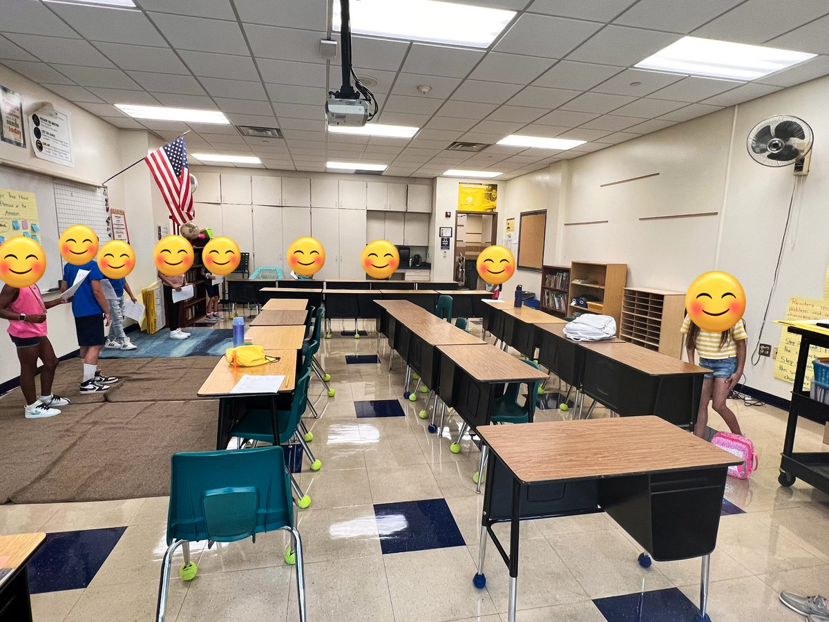 MsJennFischer's tweet photo. Ss are hard at work (and having SO much fun) practicing their fluency for our Reader’s Theatre performance next week at the close of our Summer Reading Program! 🎭📖 @LanguageArtsRSD https://t.co/556myMdWUh