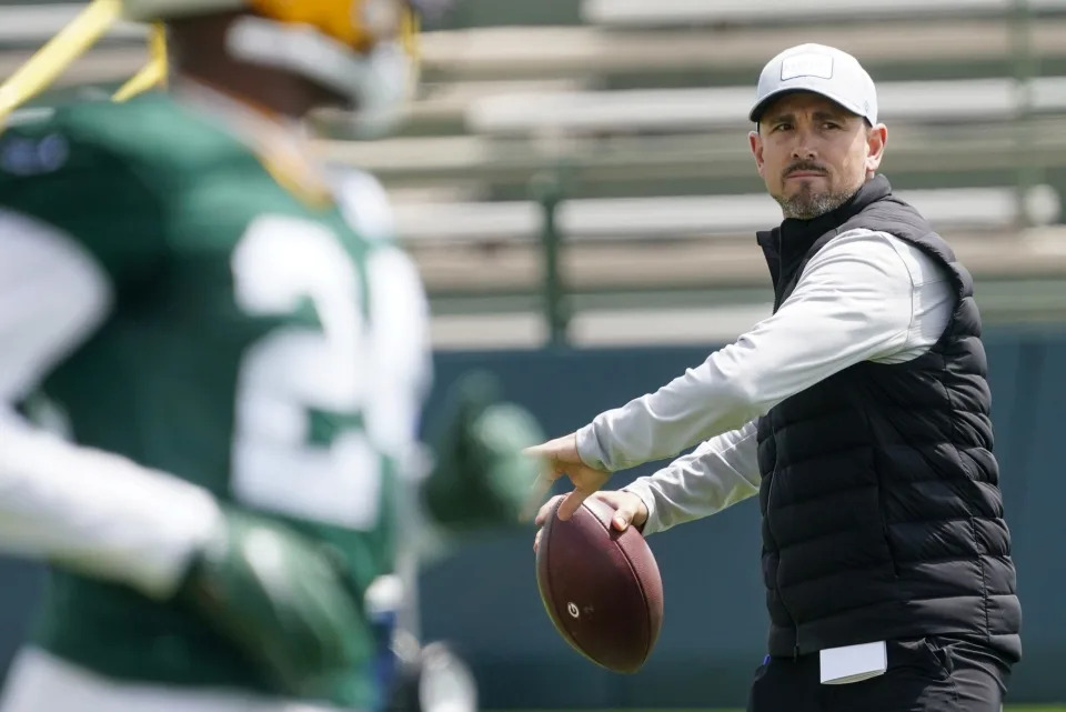 Separating Packers' 90-man training camp roster into 4 different groups - Yahoo Sports: The Green Bay Packers are bringing a 90-man roster to the start of training camp (first practice is Wednesday, July 26) next week. https://t.co/ll4MyeGsm6 https://t.co/WQVWKTtBFA