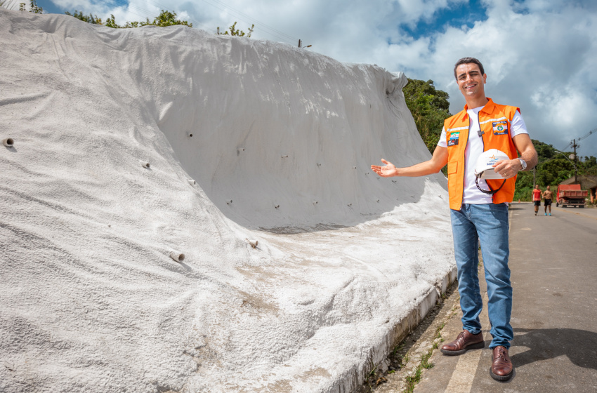 circuitomundo's tweet photo. O prefeito de Maceió, JHC, entregou a obra de proteção de encostas de Fernão Velho. JHC anunciou ainda a realização de mais um trecho situado no início da ladeira de acesso ao bairro. A obra conta comtrês trechos e é uma medida histórica, esperada há

https://t.co/rFiwSpiDDw https://t.co/zU0wKghhVM