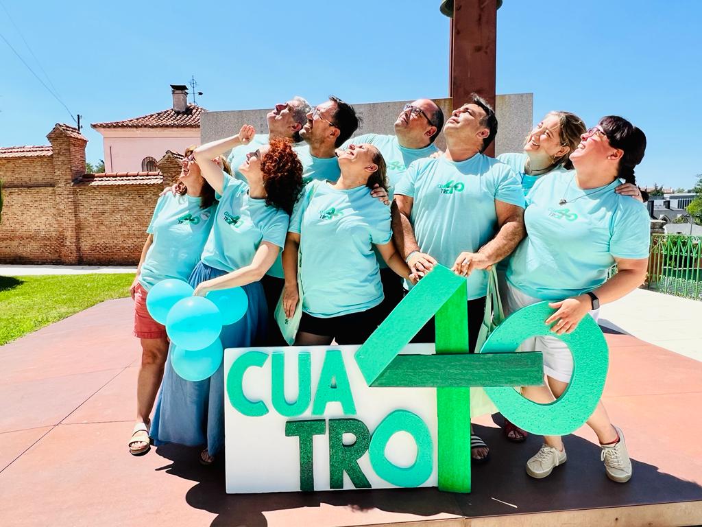 ACGMalaga's tweet photo. Este fin de semana, algunos laicos de parroquia de Santa Inés y San Ramón Nonato de la @DiocesisMalaga han podido vivir la experiencia #Cuatro40 de ACG, una ocasión única de que el Espíritu Santo impregne toda nuestra vida.
No se puede explicar. ¡Hay que vivirlo!
@acgevangelizar https://t.co/MKoyutYWWn