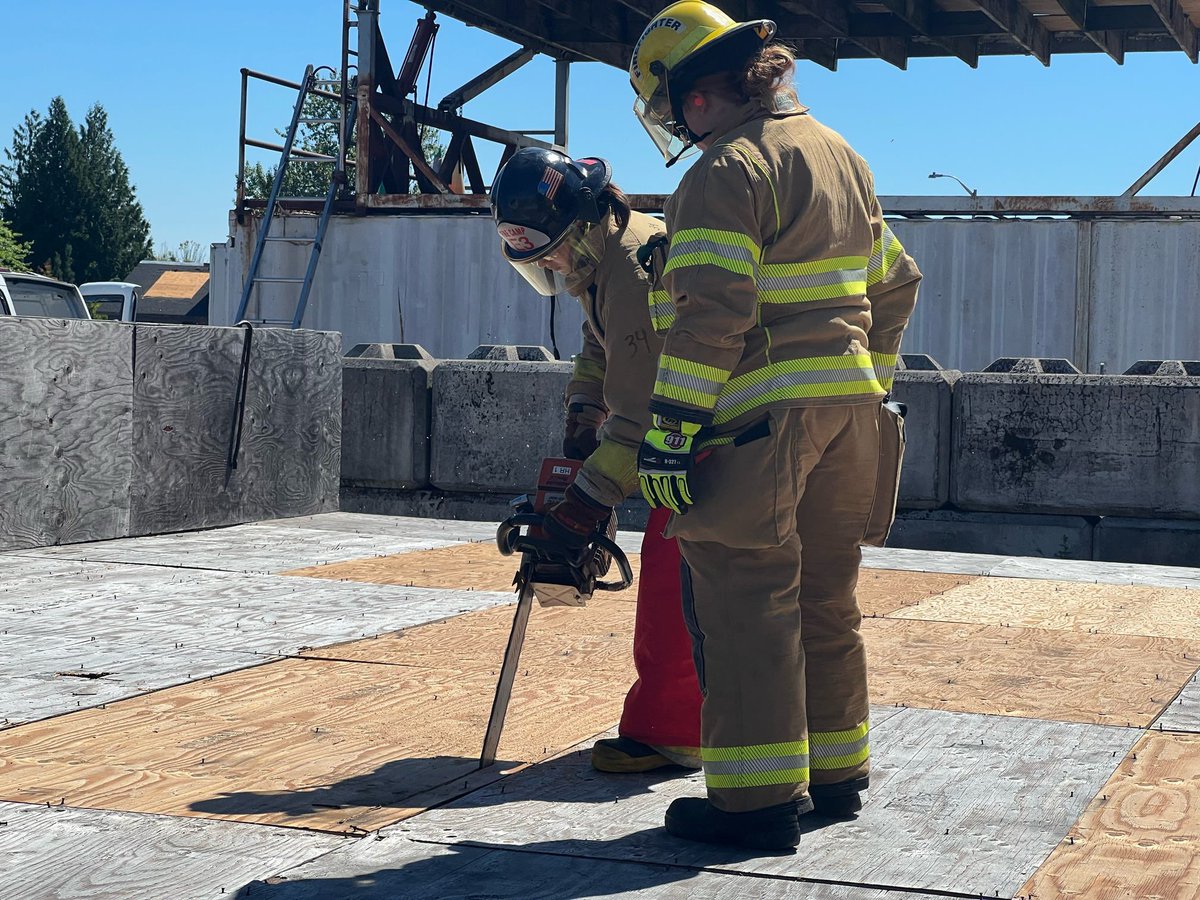 iaff43's tweet photo. Fire Camp wrapped up this past weekend.  Women, aged 16-20, were taught techniques, tools of the trade, and teamwork from female firefighters working in fire departments across the West Coast.  Local 43 is proud to help sponsor and support this important event. #shefightsfire https://t.co/MjHN4OkdZy