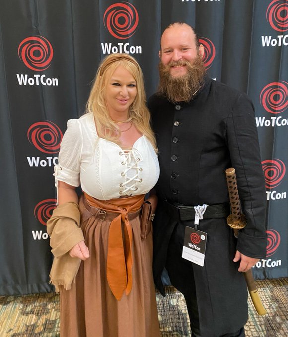 Thanks @Dinstaardude for being my first convention emotional support human. @WoTConOfficial @TowerPodcast<a class="tags" target="_blank" title="On Twitter" href="/?out=eyJ0eXAiOiJKV1QiLCJhbGciOiJIUzUxMiJ9.eyJpYXQiOjE3MjEzNjEyMzUsImlzcyI6InR3cG9ybnN0YXJzLmNvbSIsIm5iZiI6MTcyMTM2MTIzNSwiZXhwIjoxNzUyODk3MjM1LCJyZWRpcmVjdF91cmwiOiJodHRwczovL3R3aXR0ZXIuY29tL0RpbnN0YWFyZHVkZSJ9.Cc6r76siRsZ-3s_DrTnWPnARLLHDWPGglPIZ7U3RV7PBoGWrQO2HfmnI8GuZHEWP2c1a-VNMKz5cJVyRla1Gdg">@Dinstaardude</a>