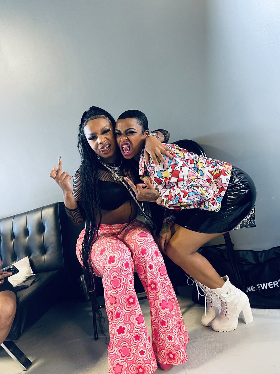 REALANDEXPLICIT tweet media