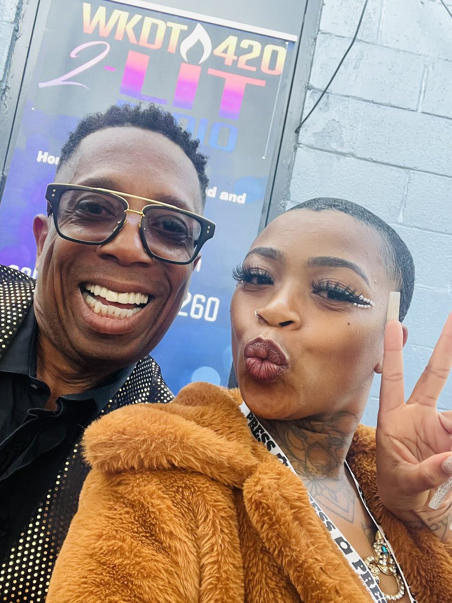 REALANDEXPLICIT tweet media