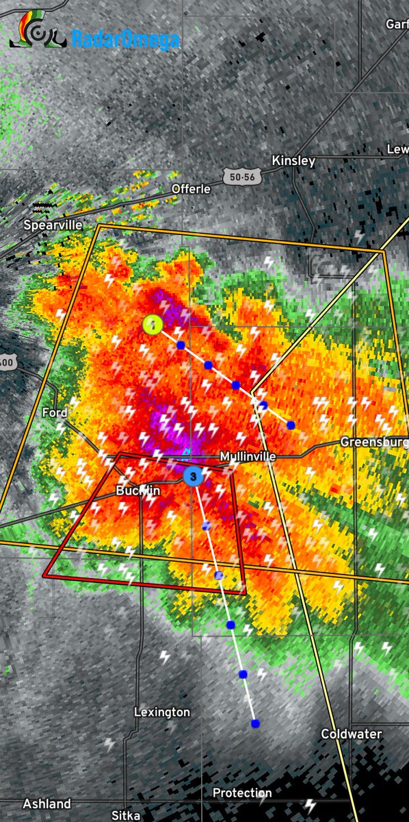 Dangerous supercell storm with tornado warning producing very large hail in Central Kansas! Bucklin Lexington protection Sitka heads up! https://t.co/ke3vnbWpHw