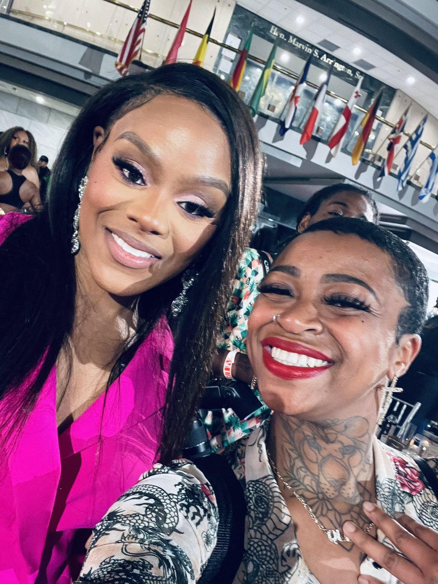 REALANDEXPLICIT tweet media