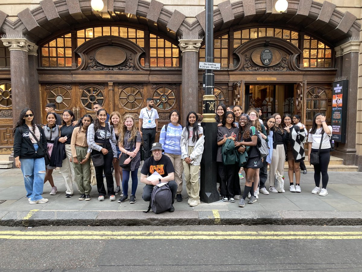 NwsgD's tweet photo. 9S rocking out at We Will Rock You! @LondonColiseum and end of year party @NewsteadWood https://t.co/x3cxz7bgDK