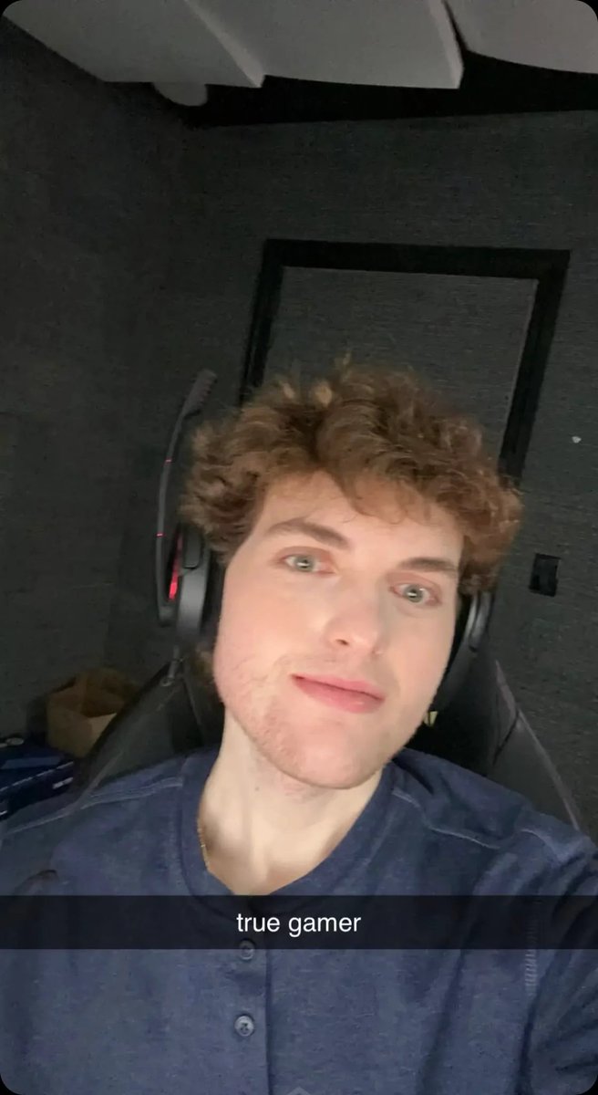 Asleepymagic's tweet photo. @DNFVlBES This is honestly my fav dream pic 😅 https://t.co/hSyvzqdHBB