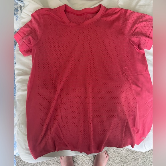 CaitlynL02's tweet photo. So good I had to share! Check out all the items I'm loving on @Poshmarkapp #poshmark #fashion #style #shopmycloset #vineyardvines #lululemonathletica: https://t.co/2YRGJu7JHl https://t.co/2hVr3qH4Ed