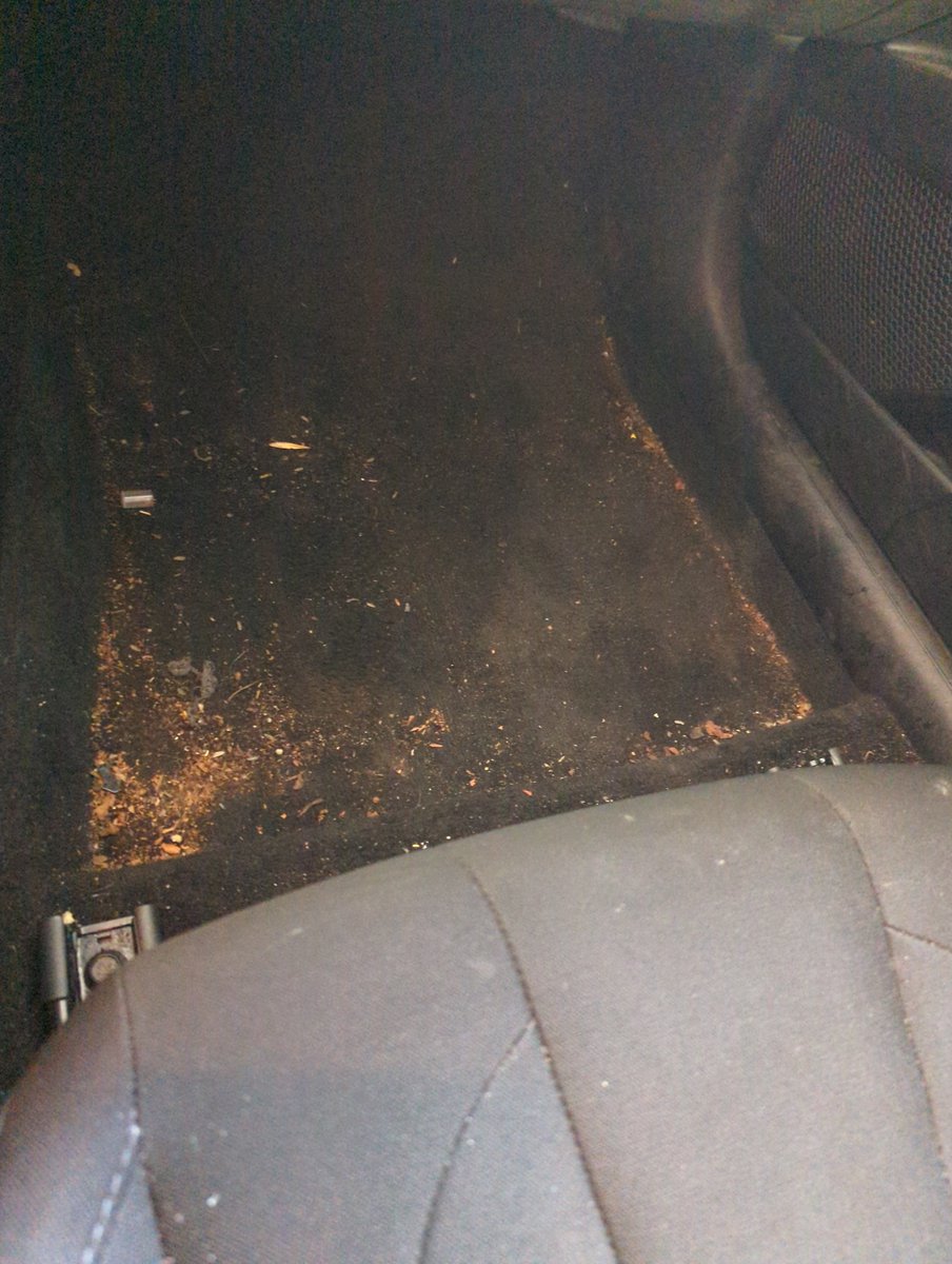 brianmikeltupac's tweet image. Car is in the shop so I decided to give @Zipcar a try. NEVER AGAIN. Look at the car they rented to me! 🤢🤢🤢Vaseline and blunt guts EVERYWHERE. 😳😳😳 Refused to refund my money and charged a BOGUS $58 late fee. How are they still in business??