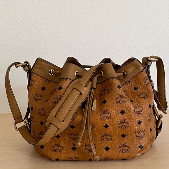 So good I had to share! Check out all the items I'm loving on <a href="/Poshmarkapp/">Poshmark</a> #poshmark #fashion #style #shopmycloset #mcm: posh.mk/ZkwN2iEhwBb