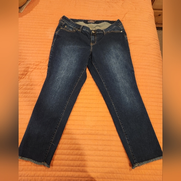 ANaturalWay216's tweet photo. So good I had to share! Check out all the items I'm loving on @Poshmarkapp #poshmark #fashion #style #shopmycloset #torrid #hawkerrye #jcrew: https://t.co/4Kkc7cBQMW https://t.co/m5nQ1hQQMI