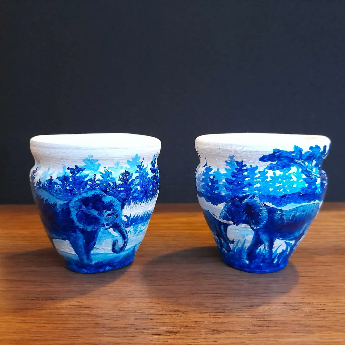 artbysitwat's tweet photo. Painted clay cups 🩵💙
#artbysitwatfatima #painter #ArtistOnTwitter #decoration #giftideas #gift #customizable #commissionsopen #artist #acrylicpainting #homedecor #artdeco #shelfdecor https://t.co/zHkwEBmgj2