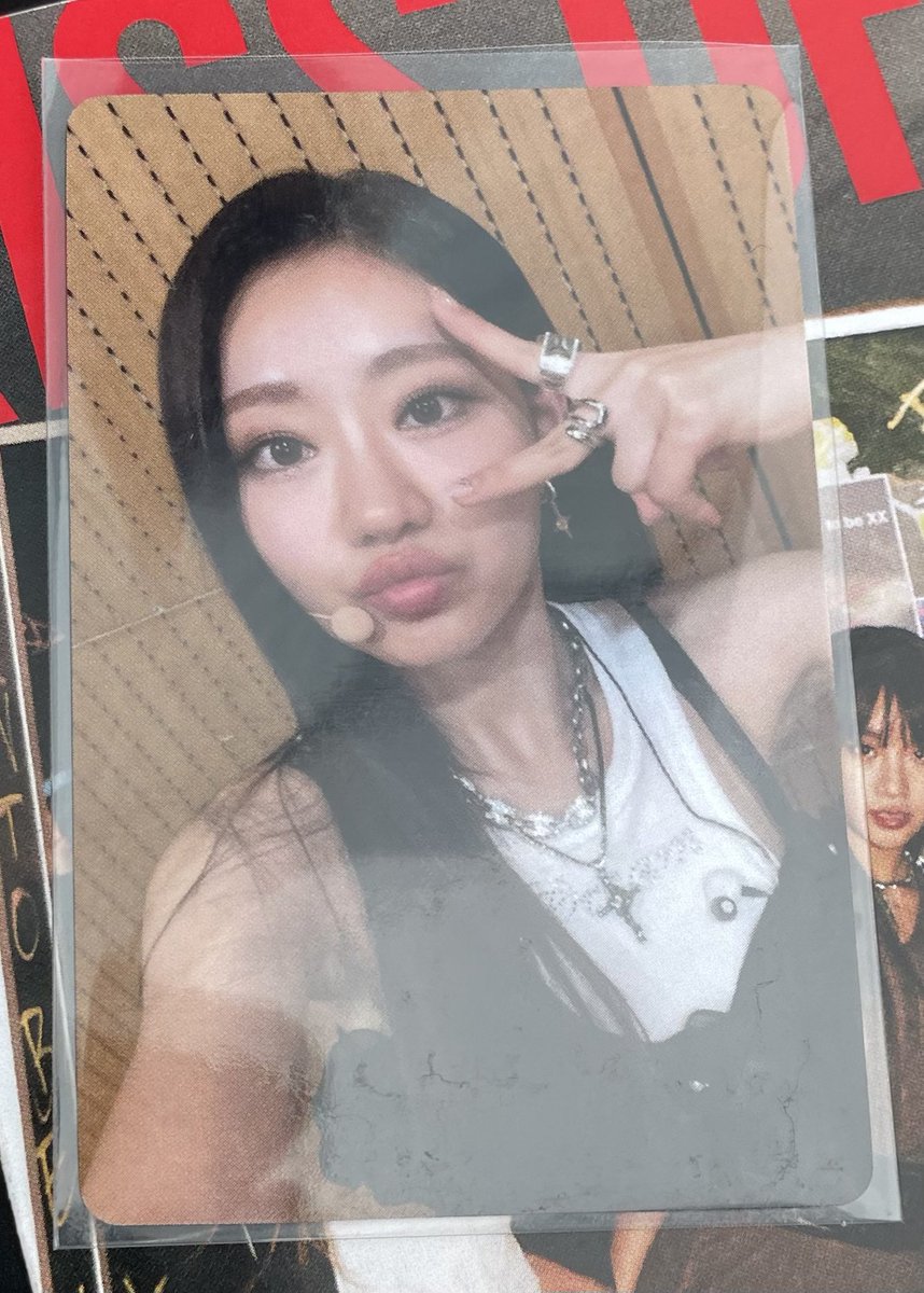 4gGj4's tweet photo. 키스오브라이프 공방포카 양도

2주차 쥴리
6.0 DM
sell⭕️

wts KISSOFLIFE KIOF JULIE NATTY BELLE HANEUL 쥴리 나띠 벨 하늘 키오프 키오라 영통 팬싸 특전 포토카드 포카마뮤테 뮤직코리아 사웨 사운드웨이브 이즈위 포토카드 https://t.co/hvscal6uRC