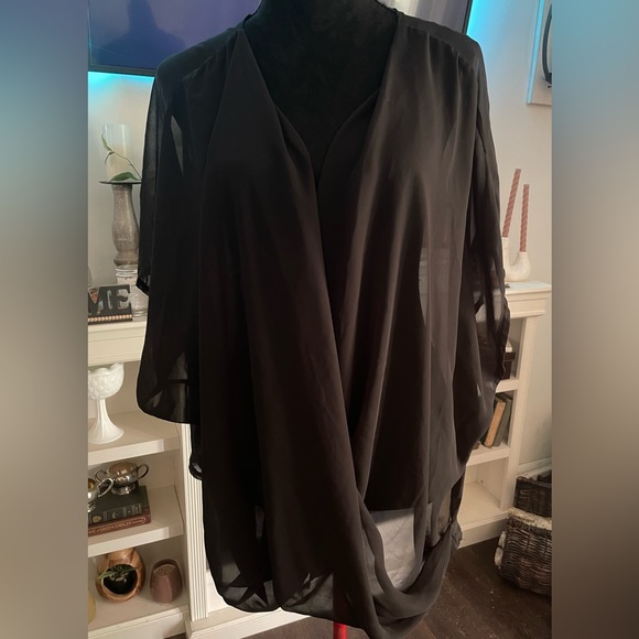 Dan12shotDanny's tweet photo. So good I had to share! Check out all the items I'm loving on @Poshmarkapp from @lovesexyglam #poshmark #fashion #style #shopmycloset #dots: https://t.co/a2ogvP1cAW https://t.co/aT39Ukn6Yu