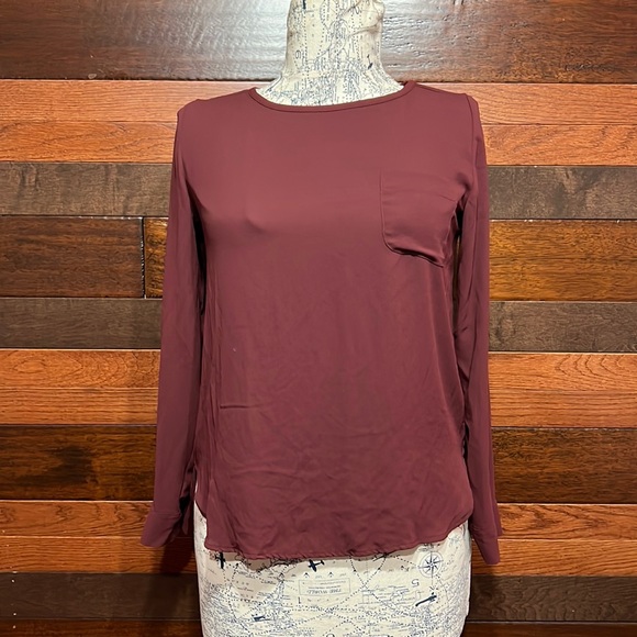 So good I had to share! Check out all the items I'm loving on <a href="/Poshmarkapp/">Poshmark</a> #poshmark #fashion #style #shopmycloset #indianaglass #loft: posh.mk/G6p93WOhwBb