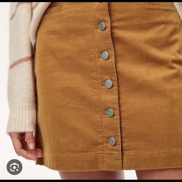 So good I had to share! Check out all the items I'm loving on <a href="/Poshmarkapp/">Poshmark</a> #poshmark #fashion #style #shopmycloset #wilfred: posh.mk/Ve5SB4PhwBb