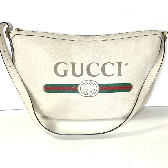 TheallKatherine's tweet photo. So good I had to share! Check out all the items I'm loving on @Poshmarkapp #poshmark #fashion #style #shopmycloset #gunnesax #dumbgood #gucci: https://t.co/83sXQFLALu https://t.co/RjYaEX6feM