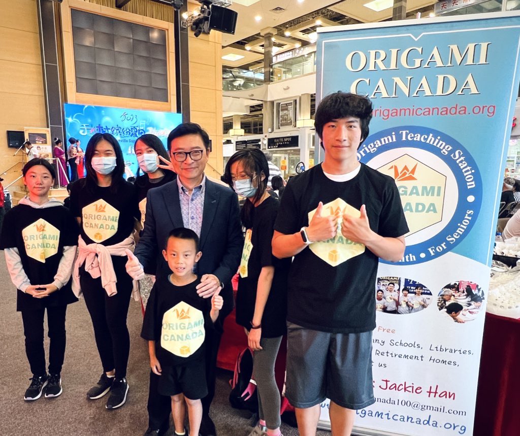 origamicanada tweet media