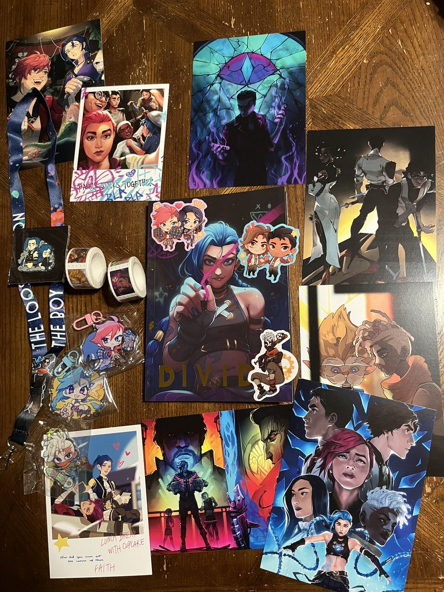I received a very cool thing in the mail today

Thank you <a href="/arcanezine/">DIVIDE: An Arcane Zine</a>, the Jinx and CaitVi charms are already on my mic