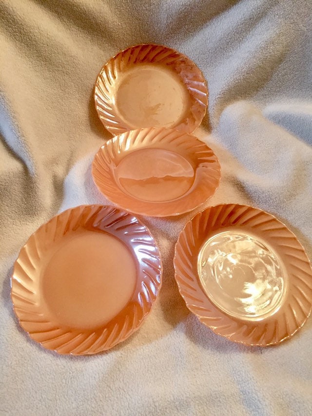 Thanks for the kind words! ★★★★★ 'Beautiful plates fit well in my collection' Agnes C. etsy.me/3DgtZNl #etsy #glass #vintageplates #vintagebowls #vintagetermocrisa #termocrisapeach #peachlustrevintage #vintagedinnerware #kjdoordecor