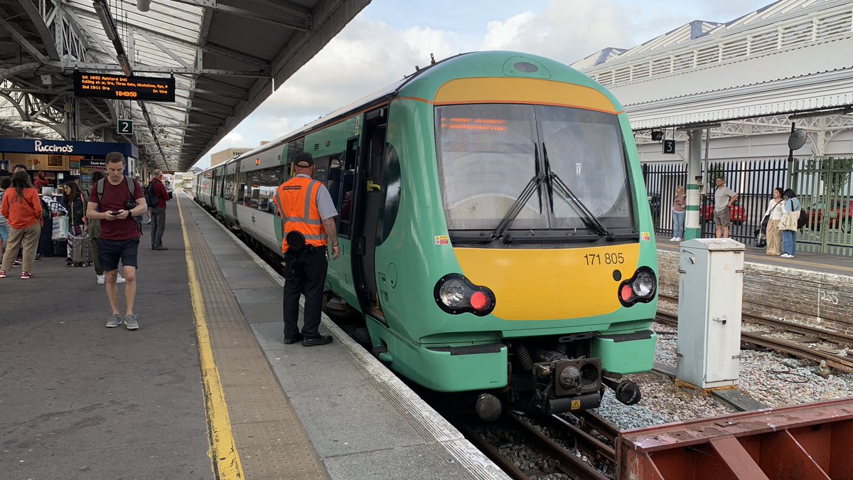 LudwigTails's tweet image. Arrived back in Eastbourne on @SouthernRailUK #class171 805. I honestly love these trains a lot and I will defiantly like to come back and ride them again. It didn’t go anywhere cuz there was a trespasser on the line. Oof. Bye class 171! 

#southernrail #southernrailuk #turbostar