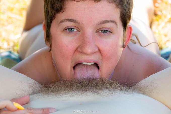 Do you like your blue eyed vixen, naughty 😈 or nice 😊? Luckily you don't have to choose with these 2