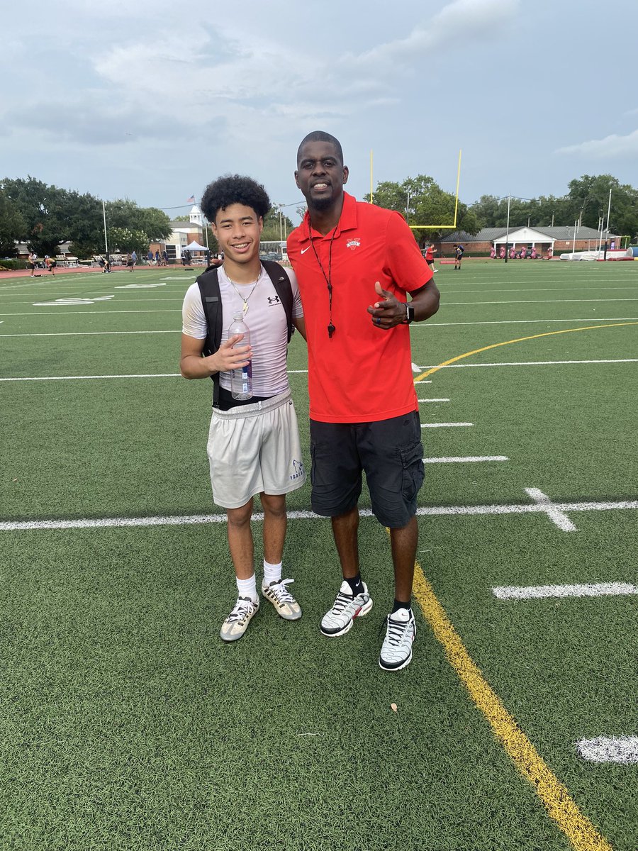 AlejandroD2025's tweet photo. Had a great day at Valdosta state Camp today @coachjack212 @Coach_Langham https://t.co/wekuL148Fv