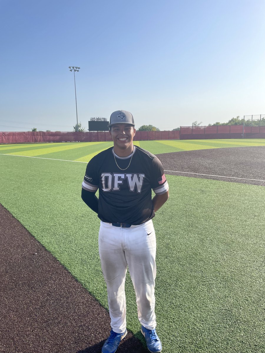 FiveToolCollege's tweet image. F: Dubs Collegiate 2, McKinneu Marshalls Collegiate Gold 0
PoG: @Blakevice_ 2-3, 2B, 2 RBI
Pitcher: @alex_ardemagni 6 IP, 9K, 4H, 0R
Notable: @jj_young2 2-3, 2B, RBI

#FiveToolCollegeNTX