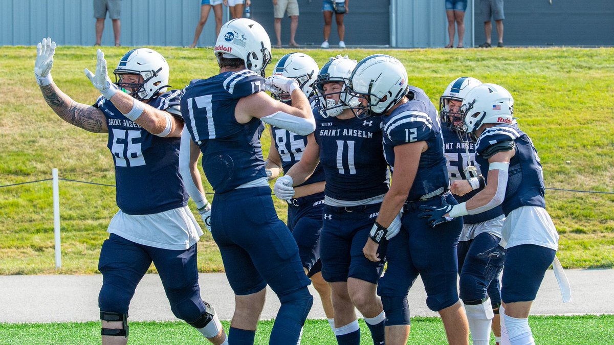 datboiadamd1's tweet photo. After a great conversation with @CoachBraine I'm bless to recieve my 1st offer from Saint Anselm University 🙏🏾💙 #AGTG 
@IHSSpartanFB 
@STAHawksFB 
@Rivals 
@BrianDohn247 https://t.co/KqggznpFuV