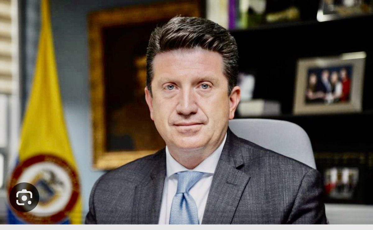 Jhonffonseca's tweet image. 🚨ATENCIÓN 🇨🇴: Según la opinión de la ciudadanía capitalina, @Diego_Molano podría ser el nuevo alcalde de Bogotá! Usted los apoya sígueme @jhonfDerecha 👇🏼?