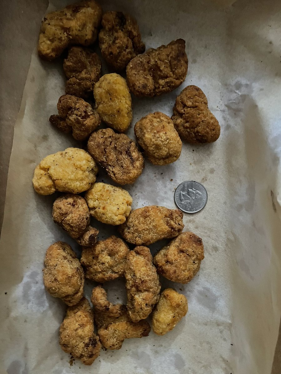 Dan33Lt's tweet photo. @dominos Horrible food, your store manager and employees should be ashamed.  Burned, hard, and tiny pieces of chicken.  DOMINO'S
8300 Limonite Ave Suite H
Riverside, CA 92509 https://t.co/ylT6JrxsSz