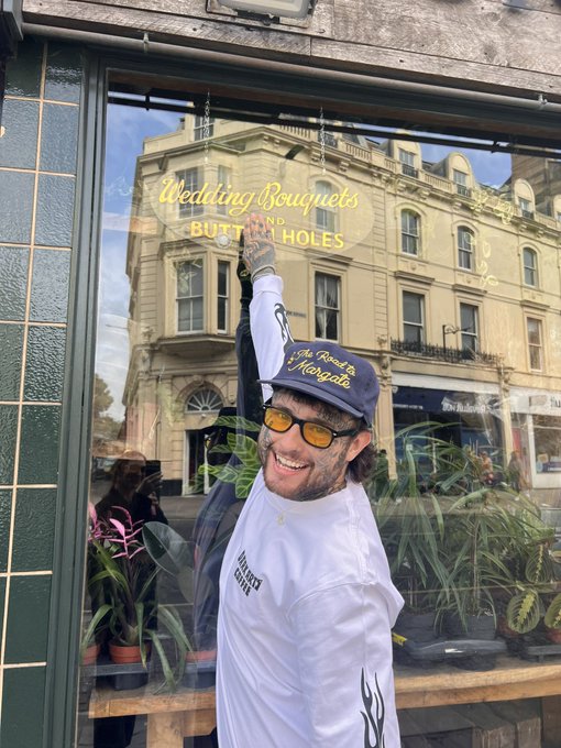 onlyfans.con/uglynorth if u wanna see mine https://t.co/Wi6ypiW3zl