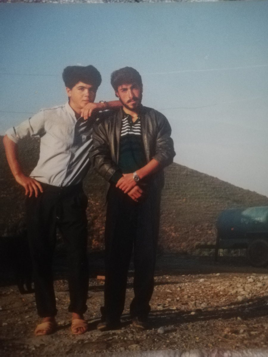 cihan_uludagg's tweet photo. Benim reis (sağdaki) 35 yıl önce :)) https://t.co/OoSKn9aVeD