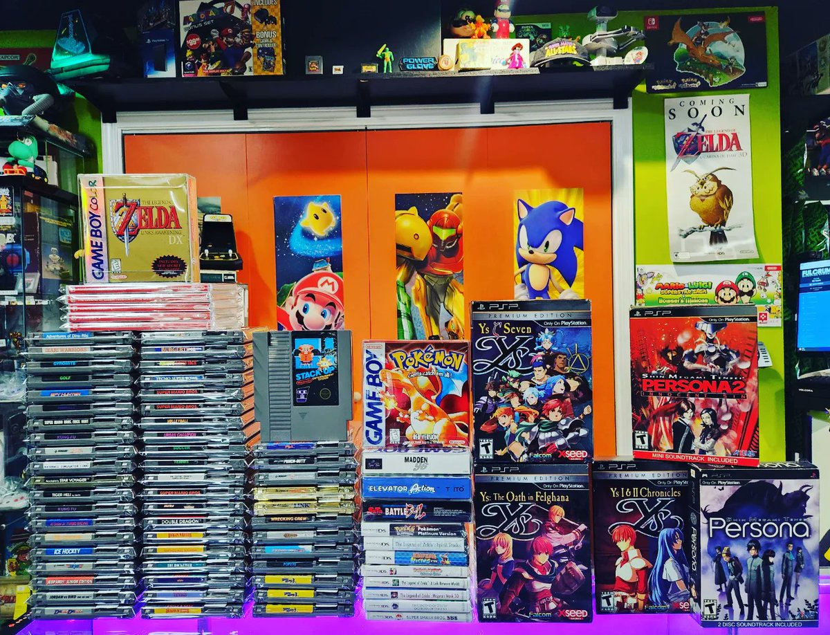 dimension_retro's tweet photo. We are preparing our last week trades to have them ready tomorrow!
We are always buying!Cash/store credit.
#nintendo #nintendones #nintendods #gameboy #originalgameboy #pokemon #psp #Edisonparkchicago #parkridgeillinois #niles #Skokie #Glenview #chicago #Illinois https://t.co/YuGap924md