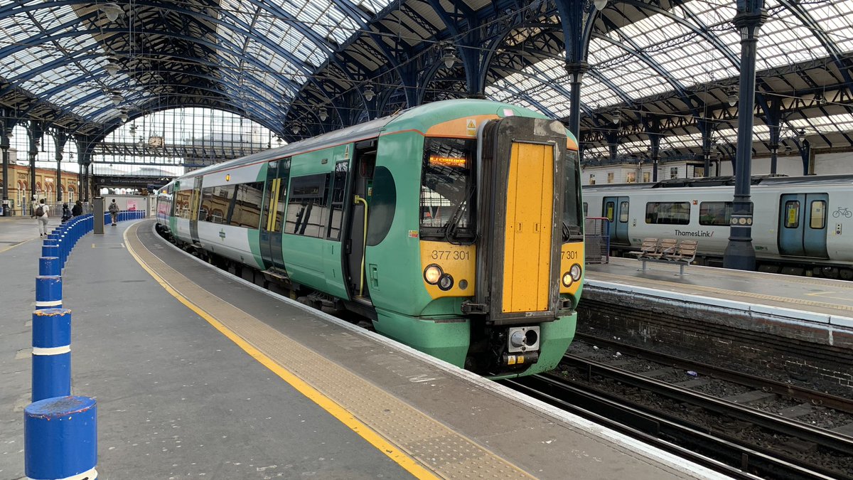 LudwigTails's tweet image. After the 387 departed @SouthernRailUK #class377 301 (oh hey number one!) arrived into Brighton. And seeing it is number one. I had to take picture of it before I end my day with a ramen dinner. And that’s all for Thursday’s post. 

#southernrail #southernrailuk #electrostar