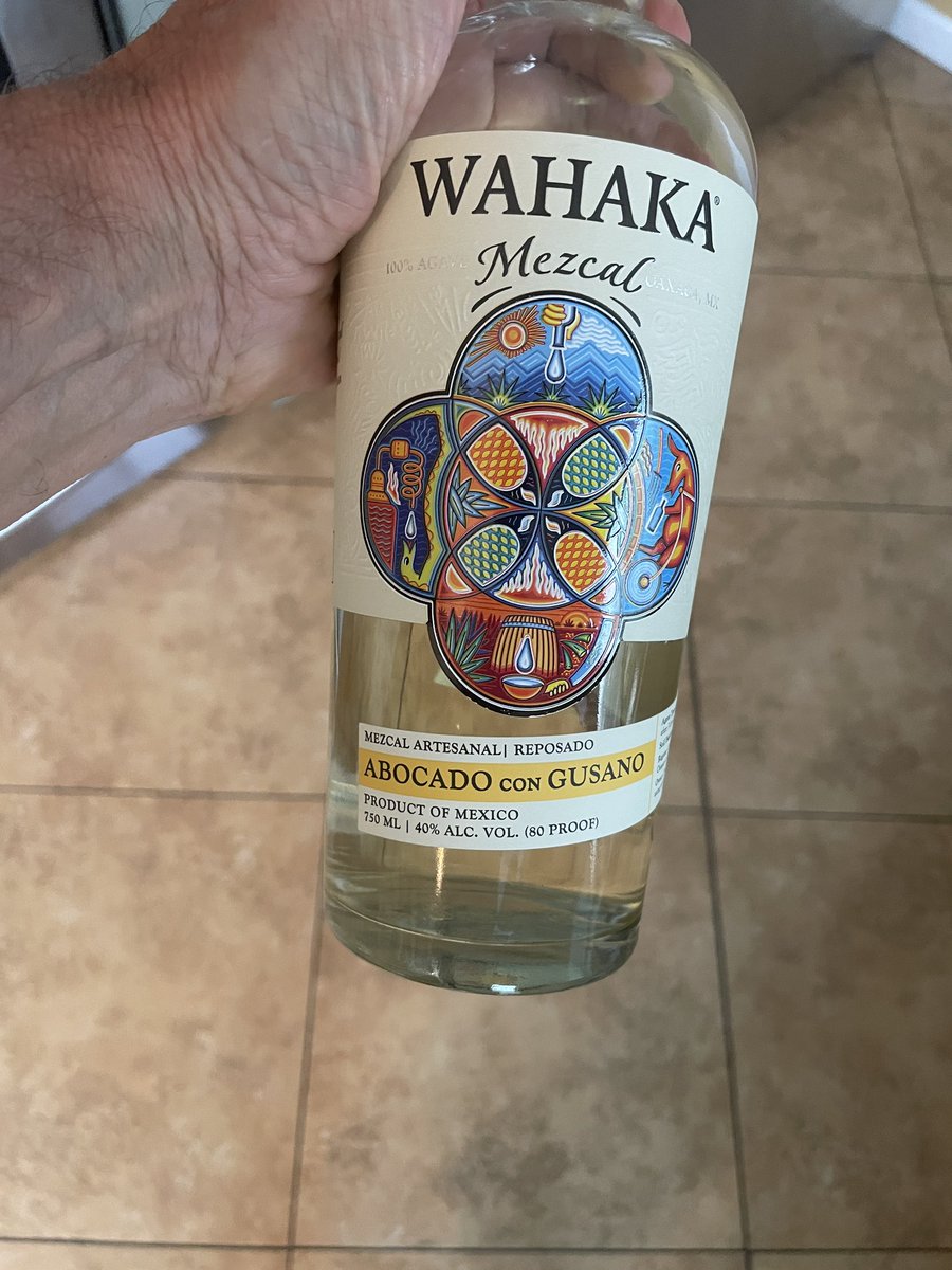 Some days you just want old school… with gusano. In my glass tonight, <a href="/WahakaMezcal/">Wahaka Mezcal</a>… gracias <a href="/betowahaka/">alberto morales</a>! Good stuff as always. Goes great with some “Soulful Strut”from Young-Holt Unlimited. 🎶🎼🎵