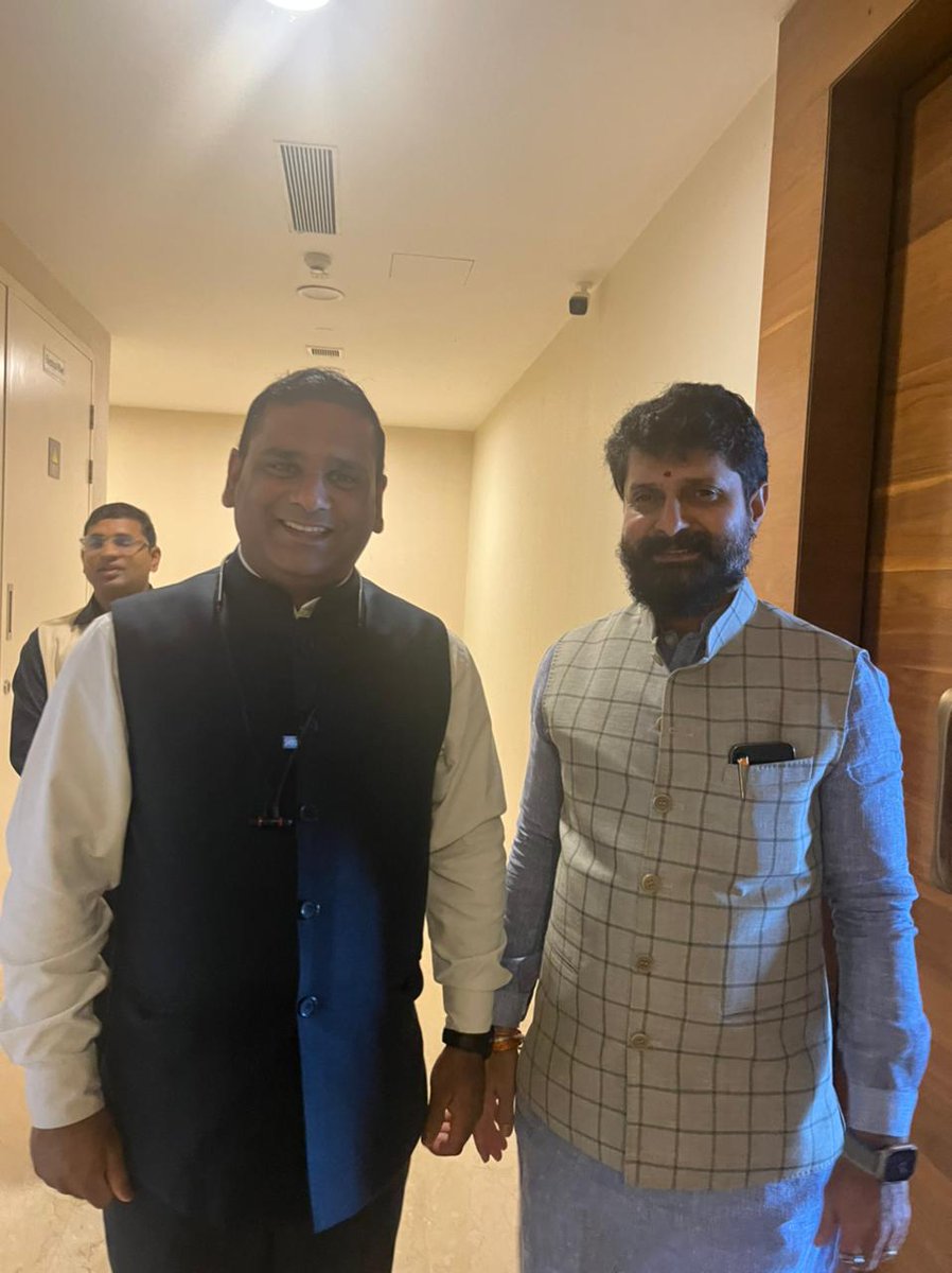 AmitChavan85's tweet photo. @BJP4India Nation General Secretary and @BJP4Maharashtra prabhari Shri @CTRavi_BJP Ji...Wish you many many happy returns of the day....Best wishes and prayers for your healthy, happy and prosperous long life ahead..... Happy Birthday https://t.co/0XbYWAKJnP