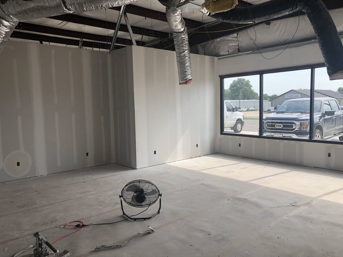 Amazing transformation of the STARS CTE Building taking place as we ready for the start of classes August 15th! These new classrooms and training spaces being created will continue to provide incredible career opportunities to students of Linn County Kansas Pure #ChasingGreatness https://t.co/GZEu8ZZgyt