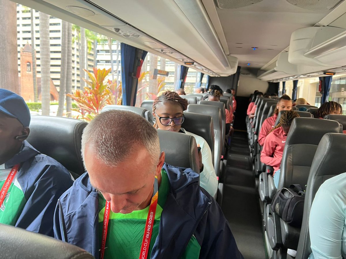 oluchitobex's tweet photo. FIFAWWC23: The set of Ifeoma Onumonu, @t_payne10 &amp; @ashplumptre exhibiting professionalism after training &amp; assessing one other on Tuesday. 
#wecandoittogether 
#SoarSuperFalcons https://t.co/QSUYszPSyA