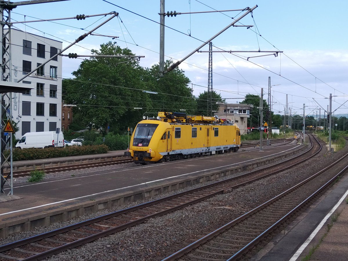 Wargardan's tweet photo. Jetzt habe ich die rollende Brandgefahr auch mal gesehen 😂
#BR711 #Göppingen #TGO https://t.co/5On3QNh626