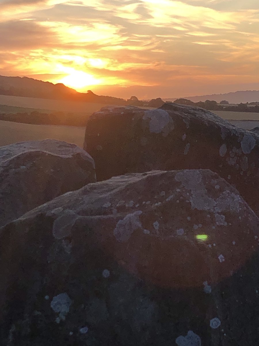 GuyWilliams20's tweet photo. Dawn breaks… Coldrum Long Barrow https://t.co/7Nz7Hm8Wjs