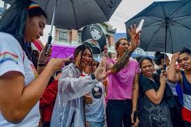 ari_rubies's tweet photo. Be like president #NadineLustre in a world of full of people like Ai To a.k.a @reflectionflex tunay na #palamunin 🤸♀️lang 🤸♀️ng 🤸♀️pinas🤸♀️ https://t.co/9sWc986tG7
