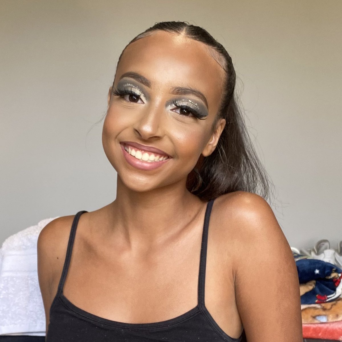 Ayduuhhh's tweet photo. Bday look by me🧞‍♀️💕 https://t.co/k1QJUHZu4s